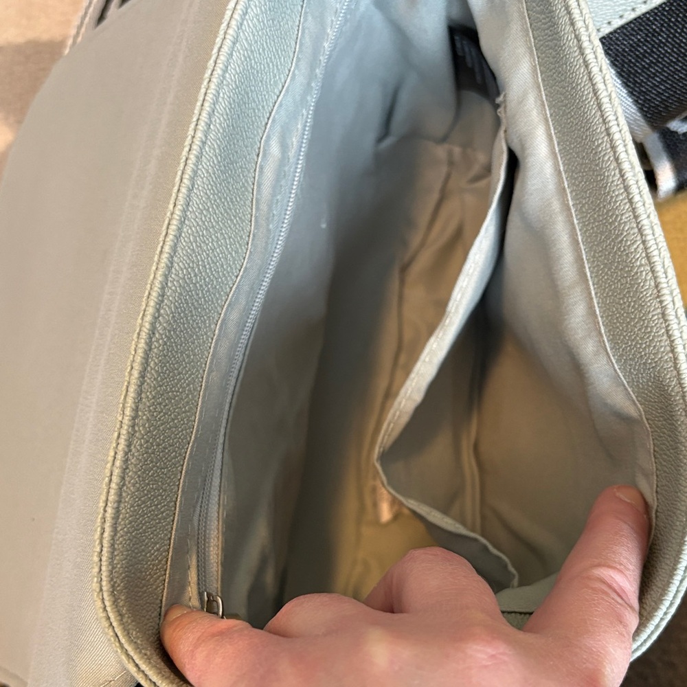 IZOD Light Green Crossbody Bag with Black Strap - Picture 4 of 7